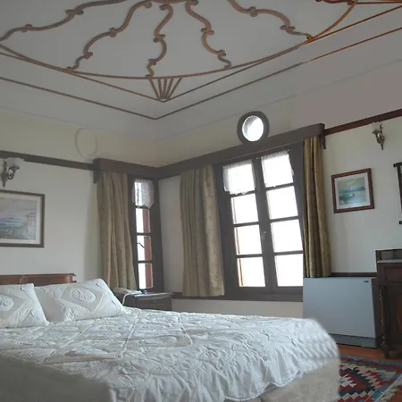 Hotel Altin Cesmeli 3*