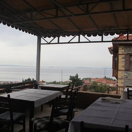 Altın çeşmeli