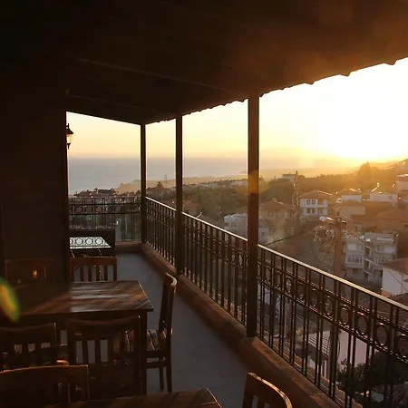 알틴 체스멜리 코낙 3*